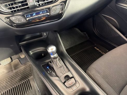 Used 2018 Toyota C-HR XLE FWD image 14