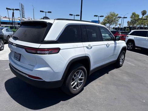 Used 2025 Jeep Grand Cherokee Laredo X RWD image 16