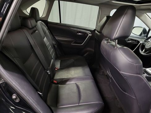 Used 2019 Toyota RAV4 XLE Premium image 25