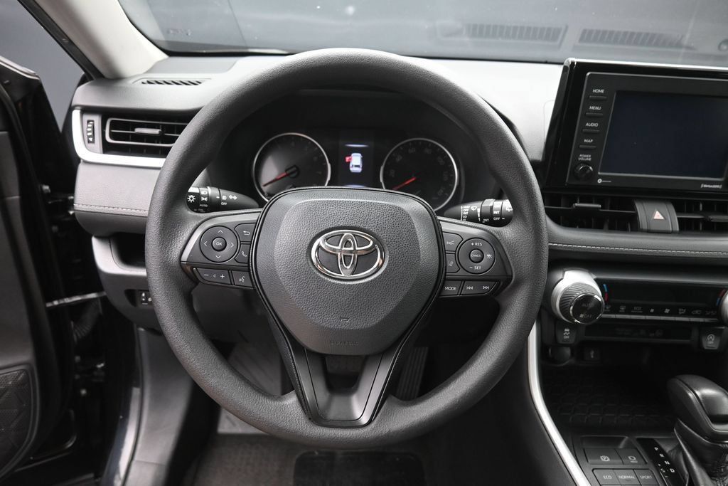 Used 2021 Toyota RAV4 XLE AWD/4WD image 16