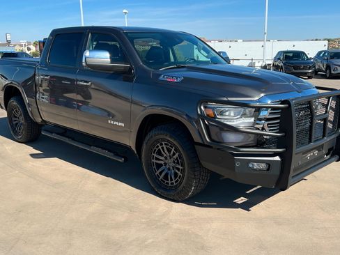 Used 2022 RAM 1500 Laramie AWD/4WD image 7