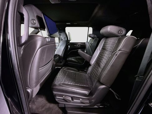 Used 2022 Cadillac Escalade ESV Sport Platinum RWD image 25