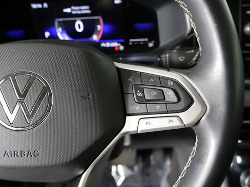 Used 2023 Volkswagen Taos SE w/ Panoramic Sunroof Package AWD/4WD image 41