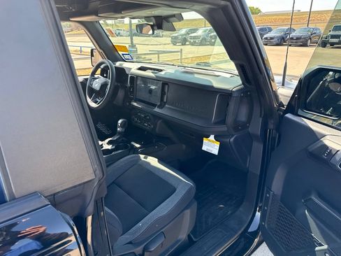 Used 2025 Ford Bronco 4-Door AWD/4WD image 15