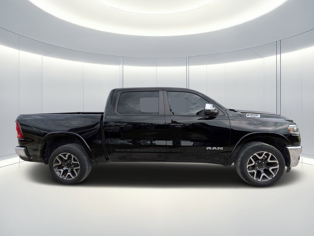 Used 2025 RAM 1500 Laramie AWD/4WD image 3