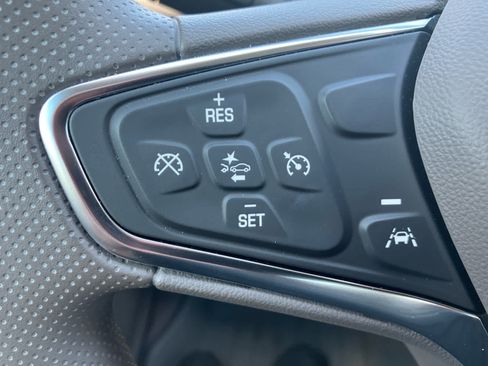 Used 2025 Chevrolet Malibu LT FWD image 17