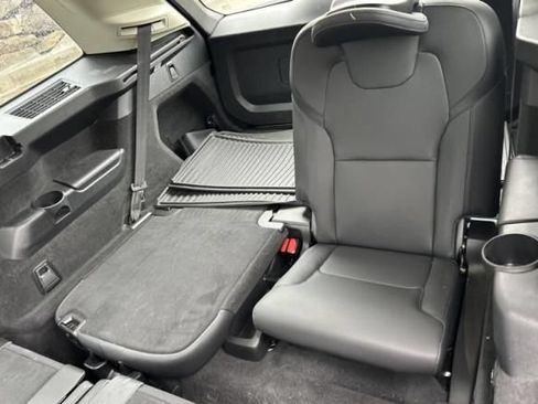 Used 2024 Volvo XC90 B5 Plus w/ Protection Package Premier AWD/4WD image 7
