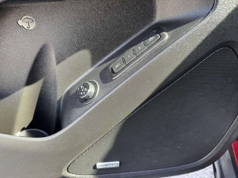 Used 2019 Chevrolet Equinox Premier image 21