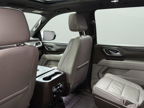 Used 2023 GMC Yukon XL SLT image 29