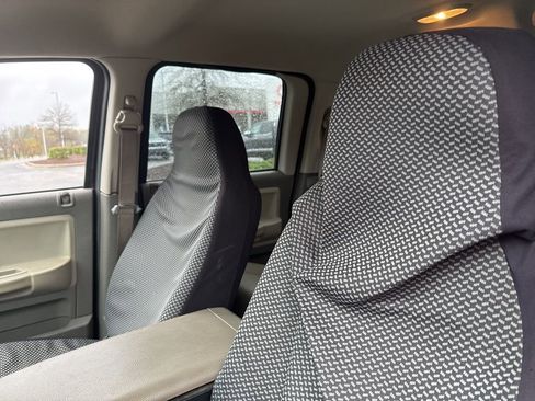 Used 2005 Dodge Dakota Laramie image 38