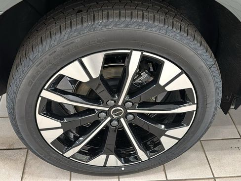 New 2026 Volvo XC60 B5 Plus w/ Climate Package image 31