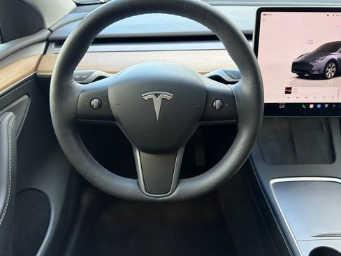 Used 2024 Tesla Model Y Long Range image 14