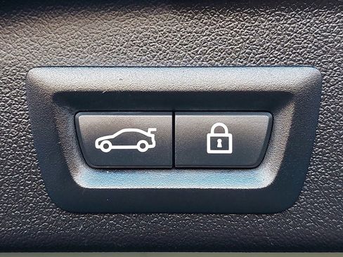 Used 2019 BMW X5 xDrive50i w/ M Sport Package image 13