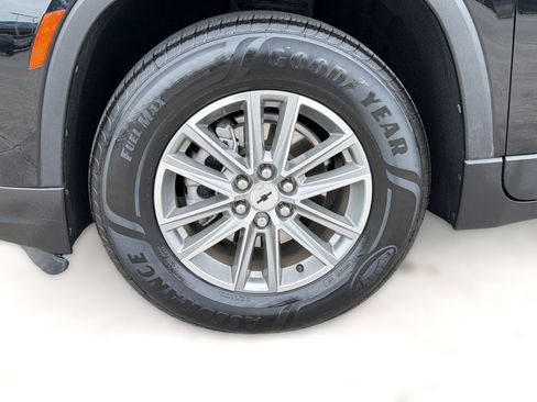 Certified 2023 Chevrolet Traverse LT FWD image 11