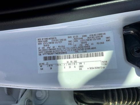 Used 2022 Ford F250 Lariat image 3