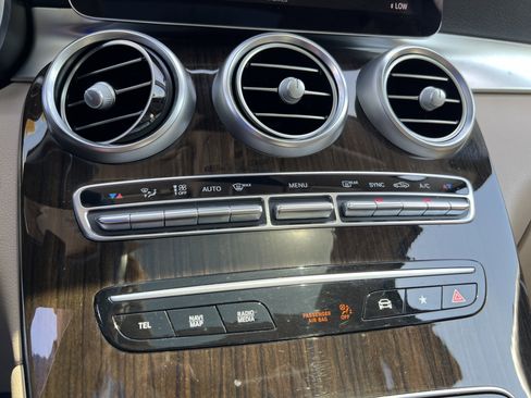 Certified 2021 Mercedes-Benz GLC 300 image 30