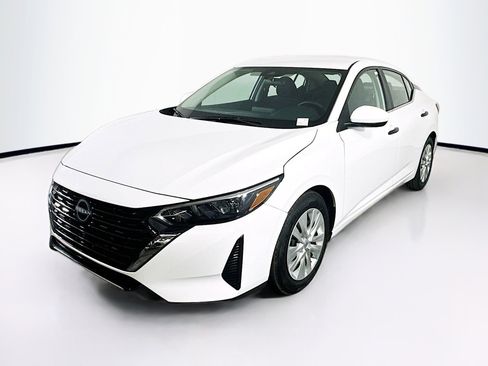 Used 2025 Nissan Sentra S image 3