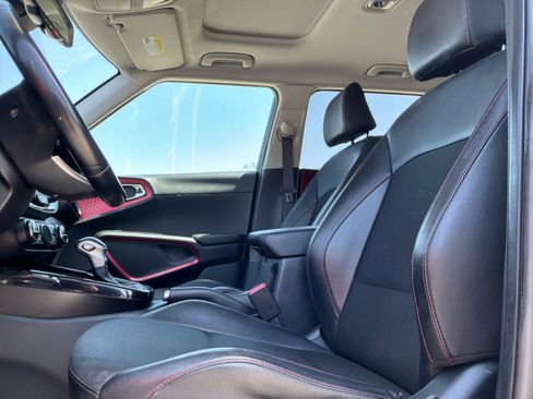 Used 2023 Kia Soul GT-Line FWD image 16