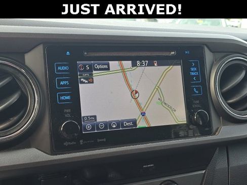 Used 2018 Toyota Tacoma TRD Off-Road image 18