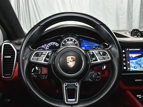 Used 2023 Porsche Cayenne Turbo S image 37