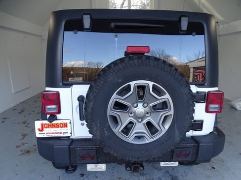 Used 2015 Jeep Wrangler Unlimited Rubicon w/ Dual Top Group image 19