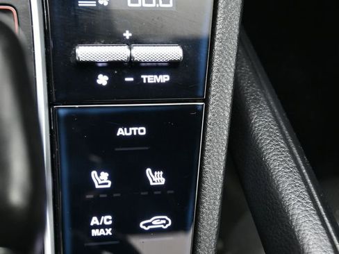 Used 2019 Porsche Cayenne E-Hybrid AWD/4WD image 32