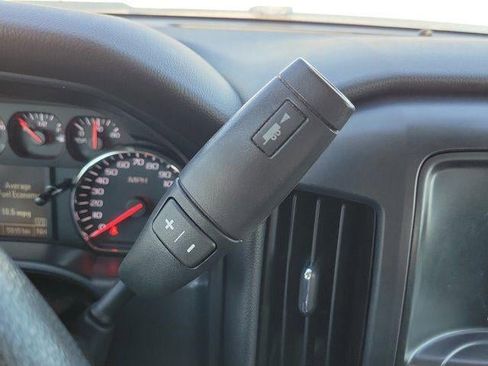 Used 2018 Chevrolet Silverado 1500 Custom w/ Custom Value Package image 17