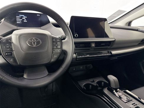Certified 2023 Toyota Prius LE FWD image 29