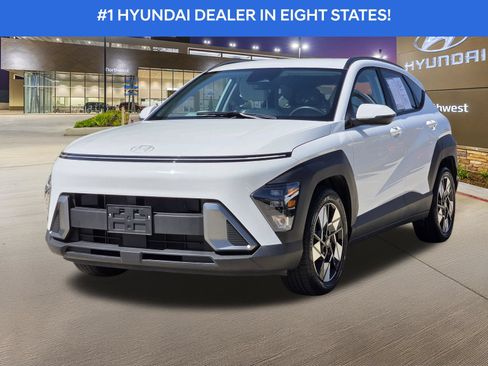 Used 2024 Hyundai Kona SEL FWD image 2