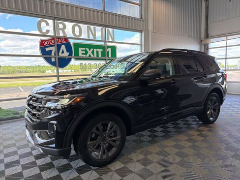 New 2026 Ford Explorer Active w/ Active Comfort Package AWD/4WD image 3
