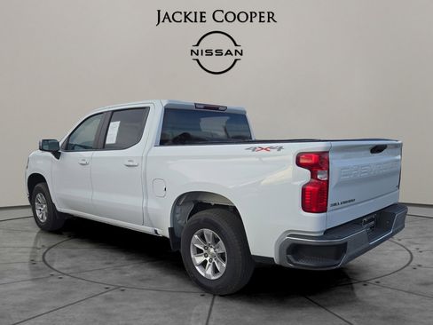 Used 2020 Chevrolet Silverado 1500 LT w/ Remote Start Package image 3