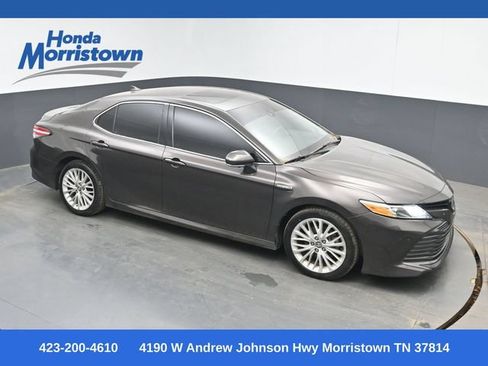 Used 2018 Toyota Camry XLE w/ Audio Package FWD image 1