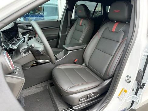 New 2026 Chevrolet Trax RS w/ Sunroof Package FWD image 13