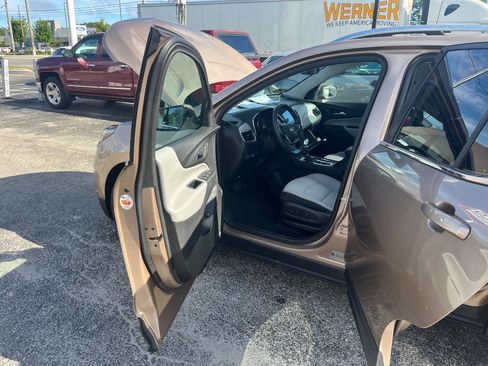 Used 2019 Chevrolet Equinox LT image 17