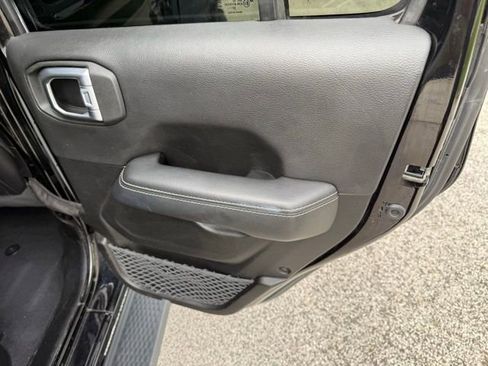 Used 2023 Jeep Wrangler Unlimited Sahara w/ Cold Weather Group image 41