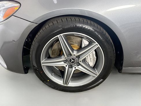 Used 2018 Mercedes-Benz E 300 4MATIC w/ Premium 2 Package (Q02) image 37