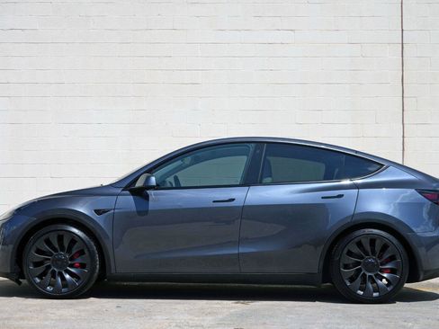 Used 2023 Tesla Model Y Performance AWD/4WD image 8