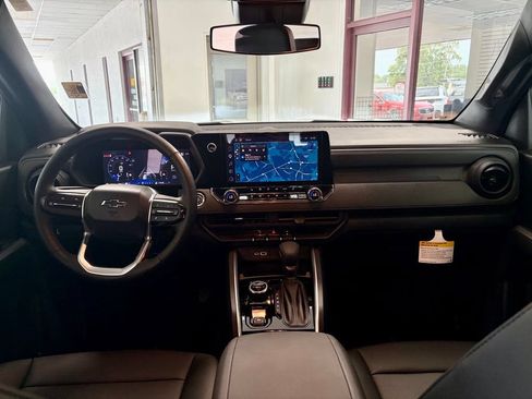 Used 2025 Chevrolet Colorado Trail Boss AWD/4WD image 13