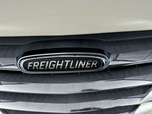 Used 2019 Freightliner Sprinter 144 RWD image 38
