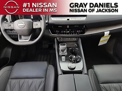 New 2026 Nissan Rogue Platinum w/ Platinum Premium Package image 5