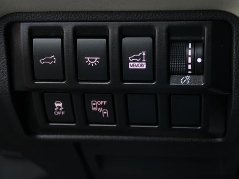 Used 2022 Subaru Ascent Touring image 11