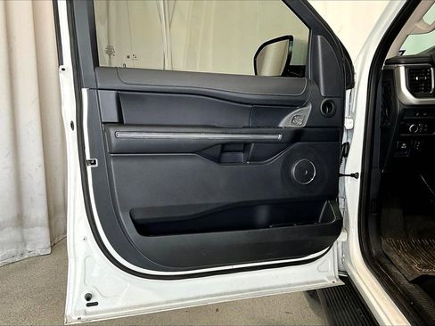 Used 2024 Ford Expedition XLT image 21