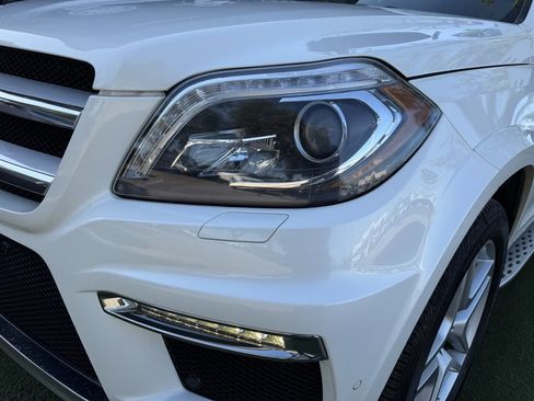 Used 2015 Mercedes-Benz GL 550 4MATIC image 10