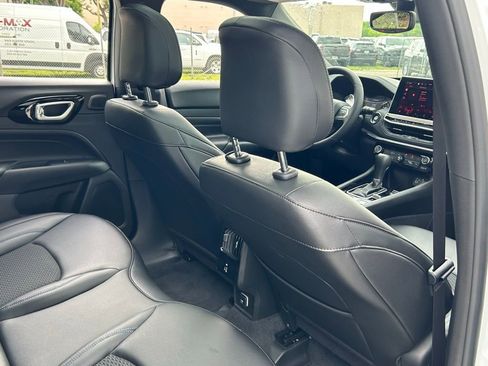 New 2025 Jeep Compass Latitude w/ Sun & Sound Group image 39