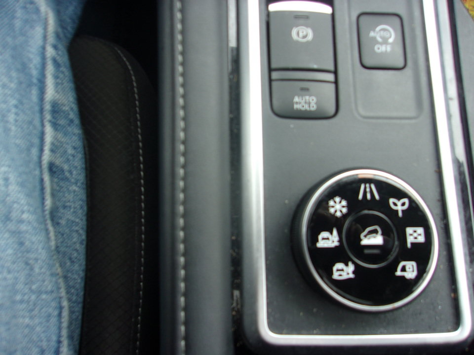 Used 2025 Nissan Pathfinder SL w/ SL Premium Package AWD/4WD image 18