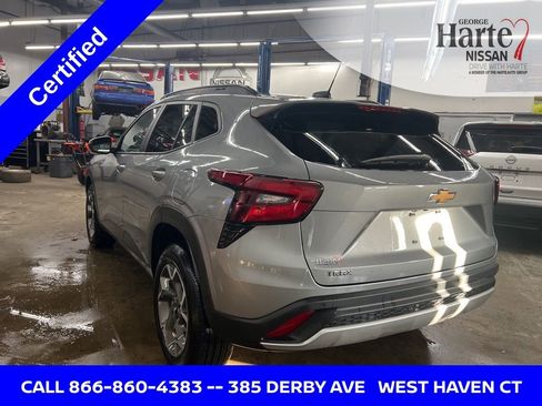 Used 2024 Chevrolet Trax LT w/ Driver Confidence Package image 3