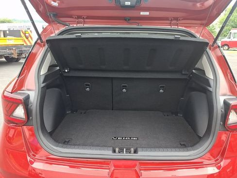 Used 2023 Hyundai Venue Limited FWD image 36