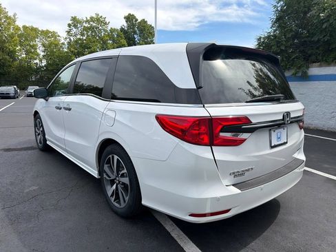 Certified 2024 Honda Odyssey Touring image 3