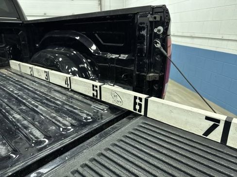 Used 2022 RAM 1500 Classic SLT image 14