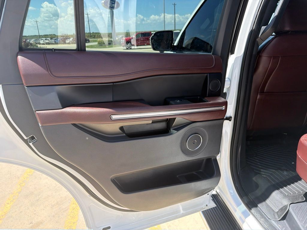 Used 2023 Ford Expedition Limited AWD/4WD image 19